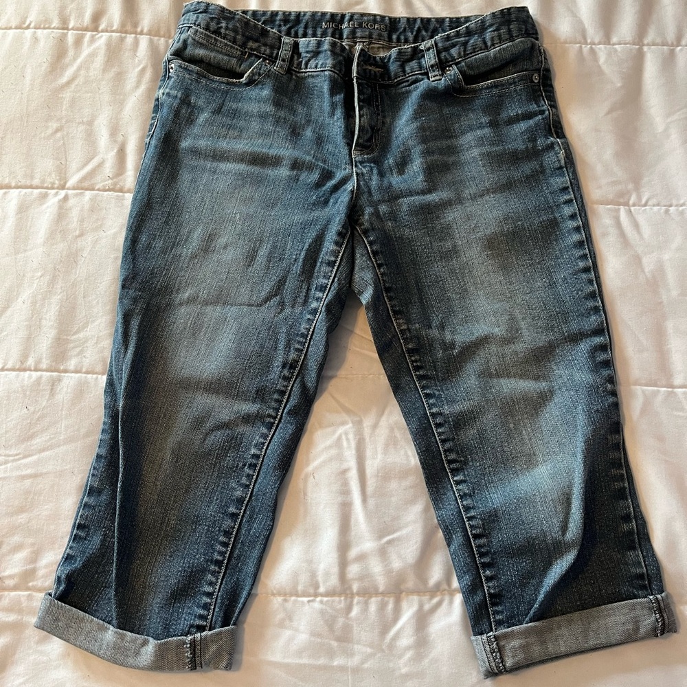 Very good condition size 10 Michael Kors women’s jean capris